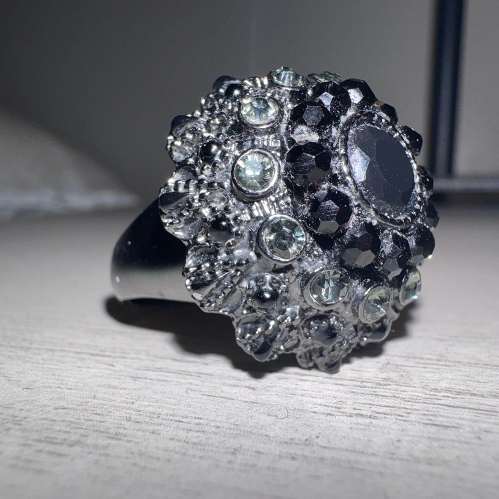 Black Crystal cocktail Ring